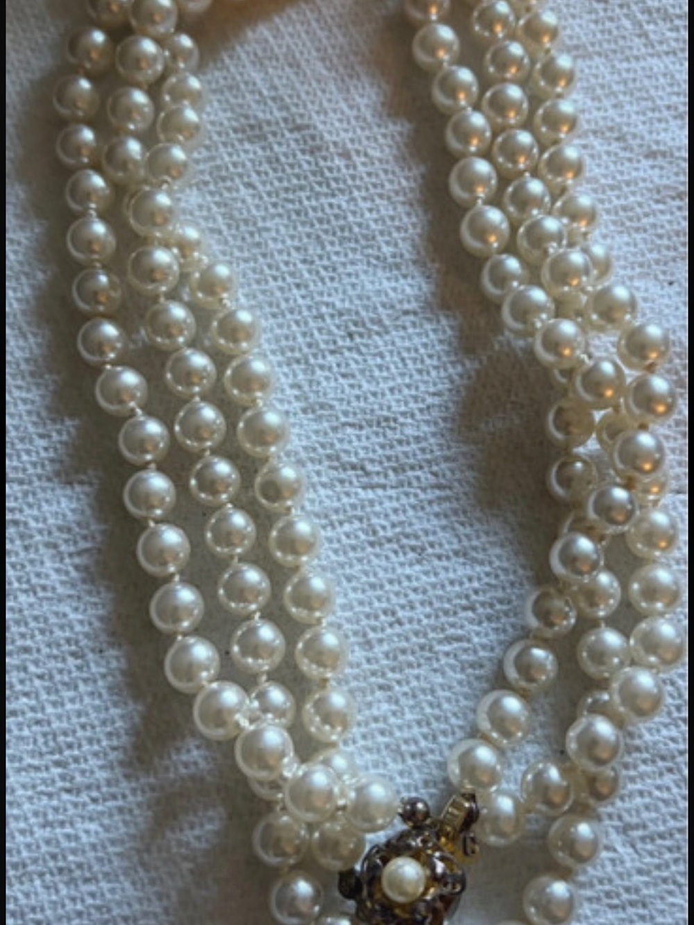 Vintage 3 strand pearl choker with ornate floral clasp